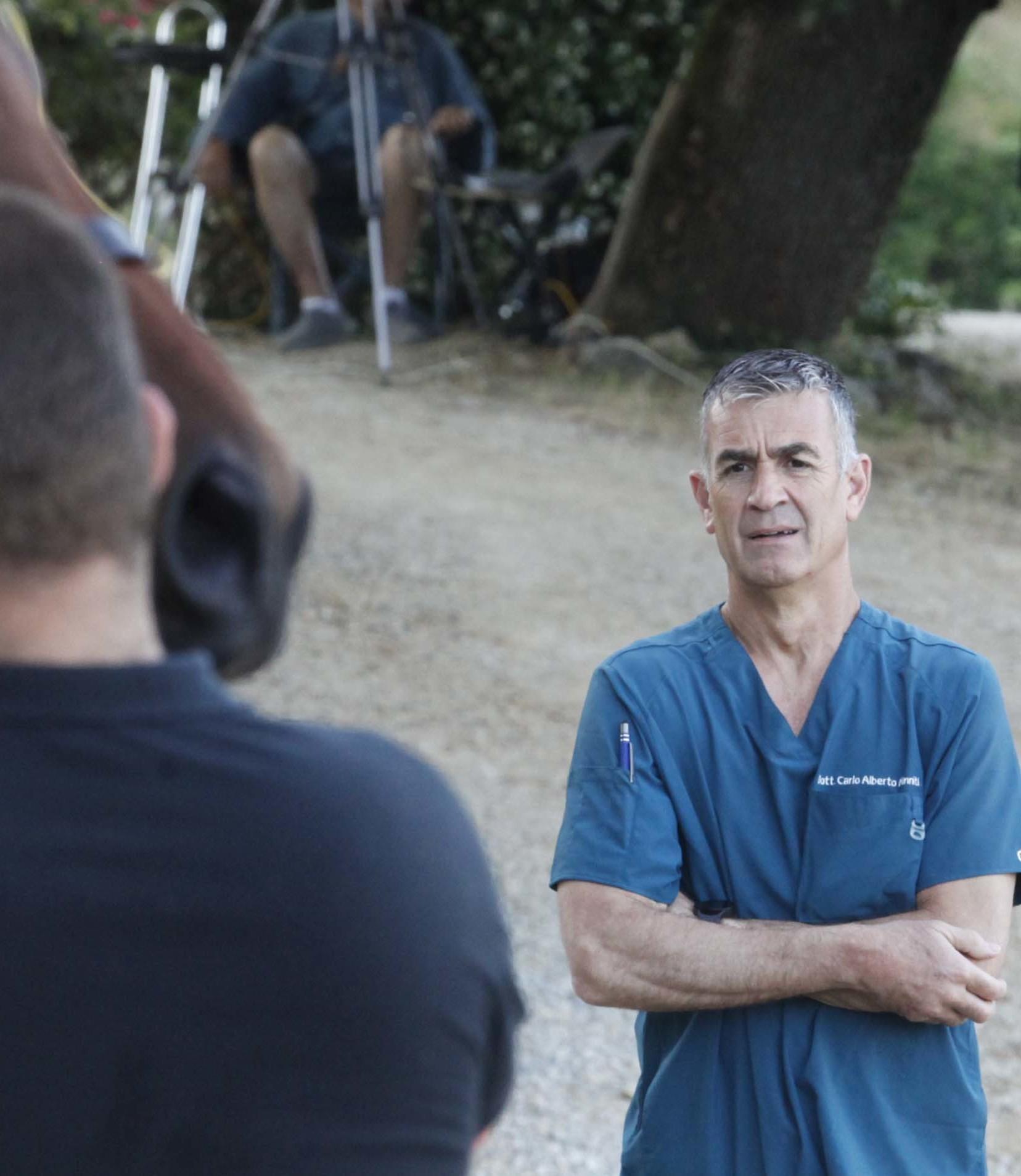 https://www.lanazione.it/image-service/view/acePublic/alias/contentid/ZGQ2OWYwOWQtNjI0YS00/0/minniti-controlli-alle-prove-di-notte-zio-frac-sta-bene-tale-puo-correre.jpeg