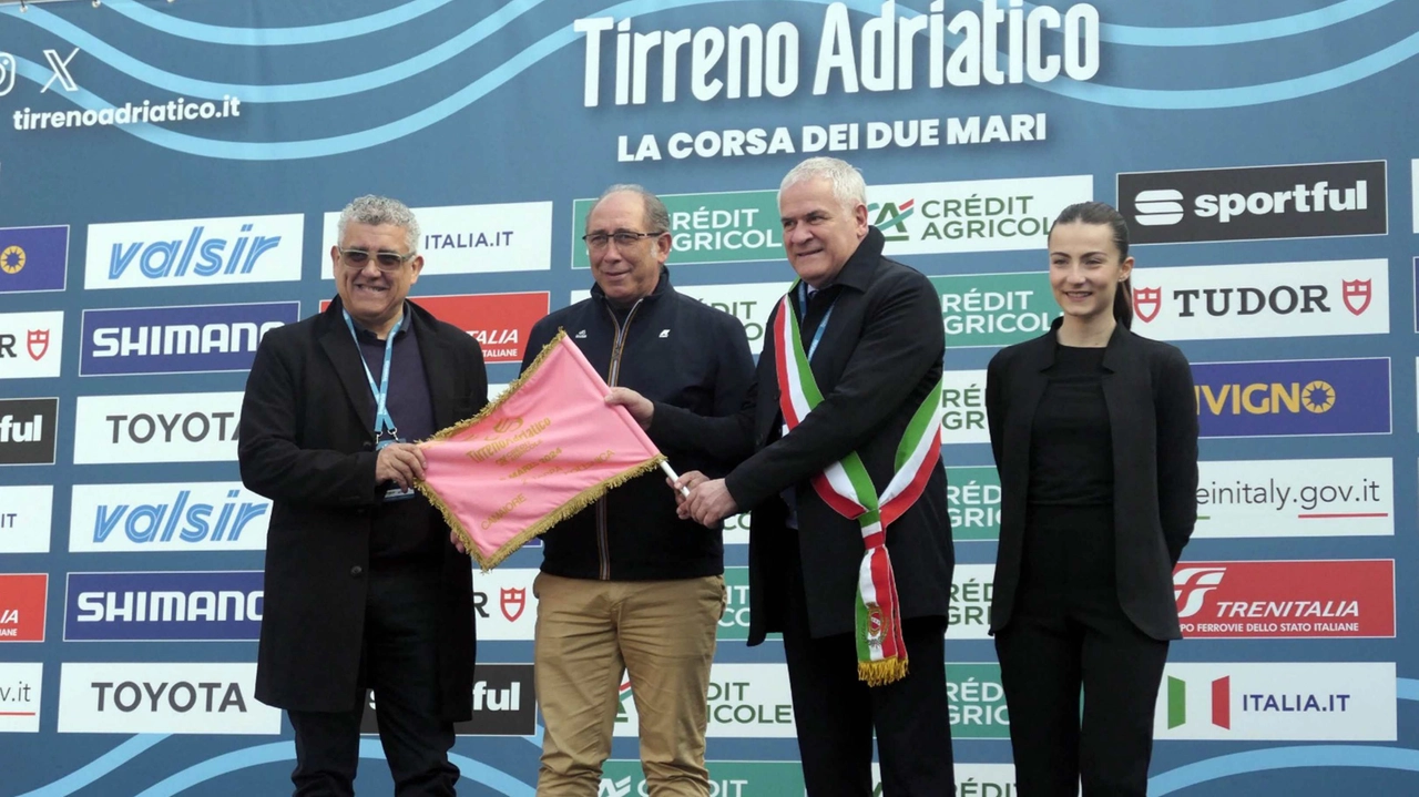 Lunedì la partenza della Tirreno-Adriatico da Lido di Camaiore Lunedì la partenza della Tirreno-Adriatico da Lido di Camaiore