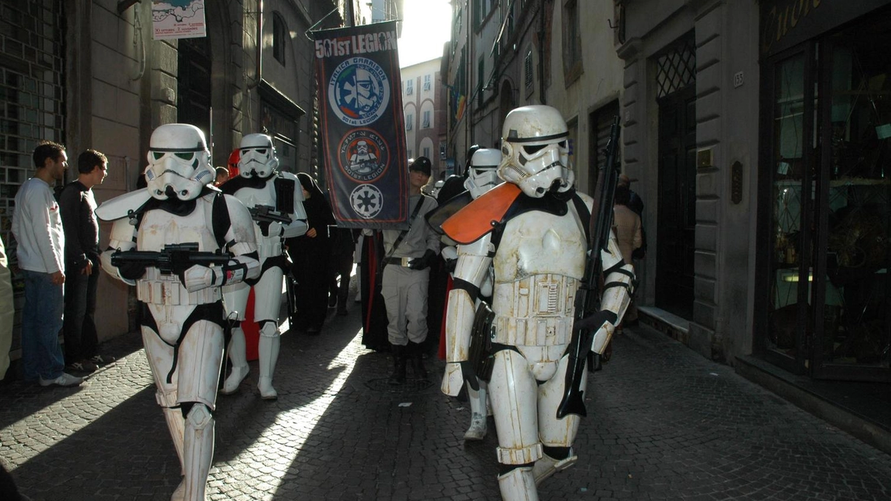 Appuntamento con i gruppi ufficiali della saga oggi in piazza del Giglio e nelle vie del centro. Appuntamento con i gruppi ufficiali della saga oggi in piazza del Giglio e nelle vie del centro.