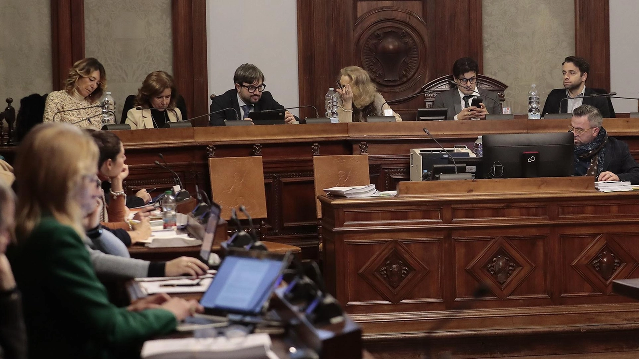 L'assessore Tucci si dice aperto a valutare richieste per l'Aru di Valli, purché tutelino residenti e fruitori. Modifiche ai posti auto in base a rilevazioni e esperienza diretta. Problema dei controlli notturni sollevato da Micheli. Richiesta di trasformare stalli a disco orario vicino al cimitero. L'assessore Tucci si dice aperto a valutare richieste per l'Aru di Valli, purché tutelino residenti e fruitori. Modifiche ai posti auto in base a rilevazioni e esperienza diretta. Problema dei controlli notturni sollevato da Micheli. Richiesta di trasformare stalli a disco orario vicino al cimitero.