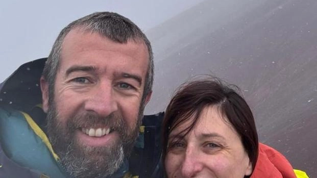 Simona Angeloni e Paolo Bernardi sposatisi lo scorso 31 maggio hanno vissuto una piccola disavventura in Sudamerica che rischiava di rovinare il viaggio di nozze Simona Angeloni e Paolo Bernardi sposatisi lo scorso 31 maggio hanno vissuto una piccola disavventura in Sudamerica che rischiava di rovinare il viaggio di nozze