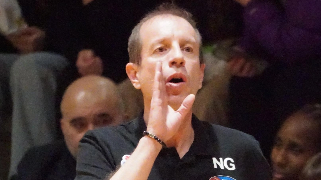 L’allenatore della Galli José Garcia. Stasera con Giussano la sua squadra punta al settimo successo consecutivo