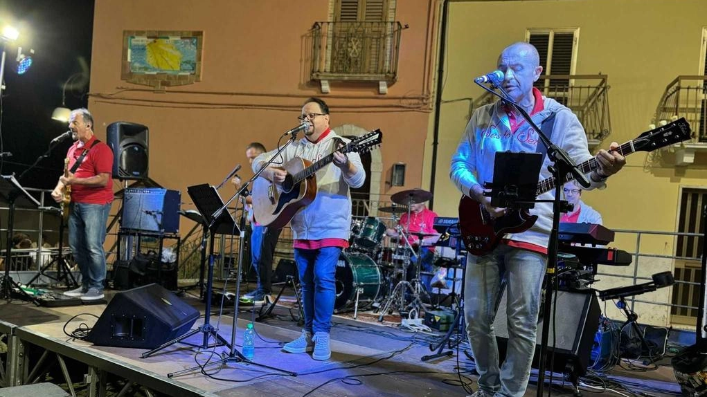 Nella suggestiva cornice delle Logge del Comune, il prossimo 31 dicembre, prenderà vita il Capodanno 2025 con il Sesto Senso Live Show Nella suggestiva cornice delle Logge del Comune, il prossimo 31 dicembre, prenderà vita il Capodanno 2025 con il Sesto Senso Live Show
