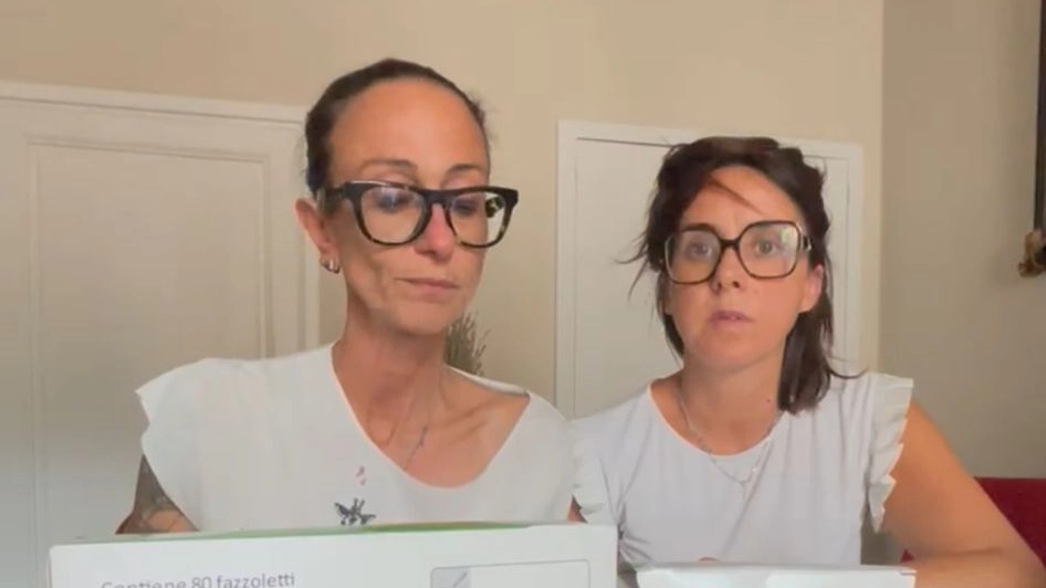 I farmaci israeliani nel cestino: “Ci scusiamo, ma erano solo campioni”. Dietrofront video delle operatrici