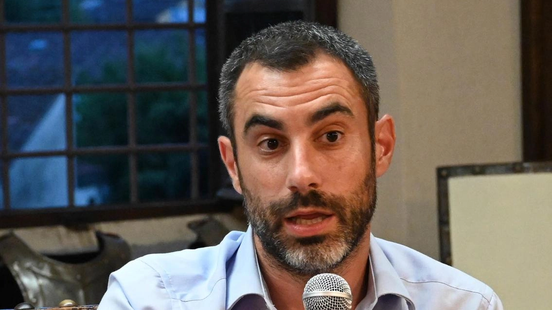 L’attacco dell’ex consigliere comunale ed esponente PD Antonio Vezzosi L’attacco dell’ex consigliere comunale ed esponente PD Antonio Vezzosi