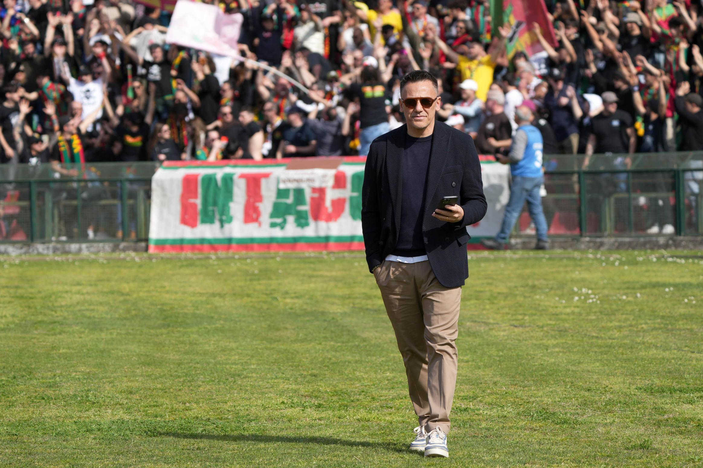Ternana sull’orlo del baratro, ore di passione. Scadenze da rispettare e debiti da onorare Ternana sull’orlo del baratro, ore di passione. Scadenze da rispettare e debiti da onorare