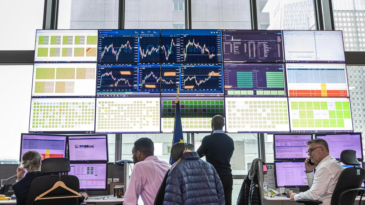 Dollaro forte e petrolio in rialzo Dollaro forte e petrolio in rialzo