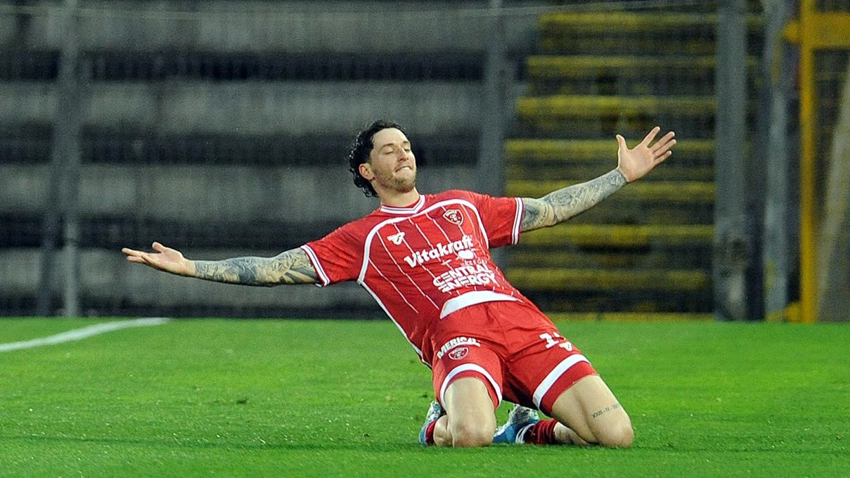 L’esultanza di Andrea Cisco dopo la rete dell’1-0 con il Legnago Salus L’esultanza di Andrea Cisco dopo la rete dell’1-0 con il Legnago Salus