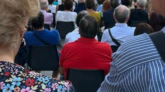Bilanci e obiettivi per il presidente della Fondazione Crc Enrico Isoppi "Il comitato dà stabilità. E tutti hanno voglia di aiutarlo a crescere". Bilanci e obiettivi per il presidente della Fondazione Crc Enrico Isoppi "Il comitato dà stabilità. E tutti hanno voglia di aiutarlo a crescere".