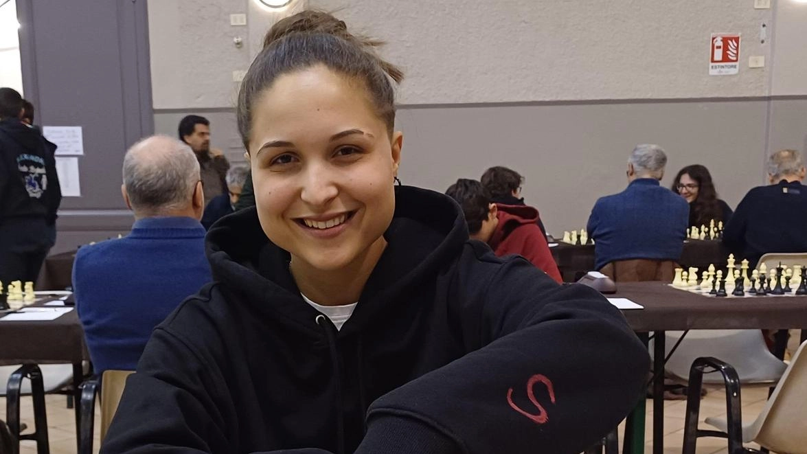 Sara Gabbani, 20 anni,. vive a Montecatini ma è iscritta al circolo di Prato ed ha vinto il titolo italiano di categoria (anno 2004) per ben due volte Sara Gabbani, 20 anni,. vive a Montecatini ma è iscritta al circolo di Prato ed ha vinto il titolo italiano di categoria (anno 2004) per ben due volte