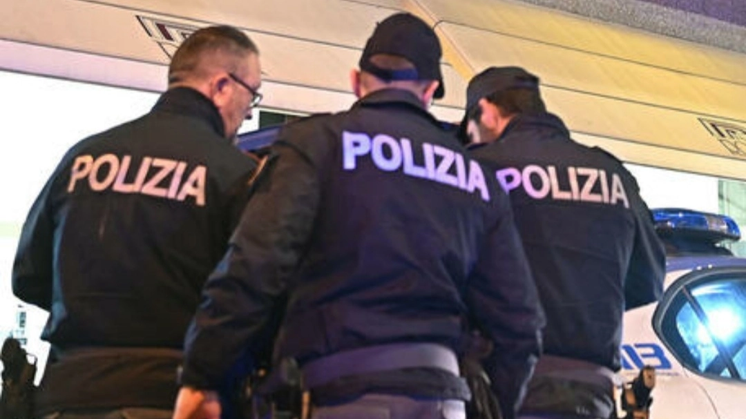 Il 40enne è stato individuato dalla polizia a Torino. Durante le perquisizioni è stato trovato anche il serpente
