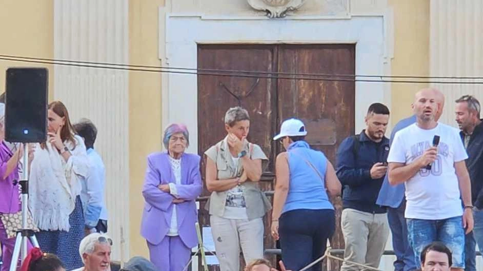 Una passata edizione della Festa dell’uva e del vino al via giovedì sera. Vezzano: quattro giorni di eventi fra musica, cucina, lavoratori per bambini e la staffetta torciera dantesca organizzata da Archeoclub Alate (foto d’archivio)