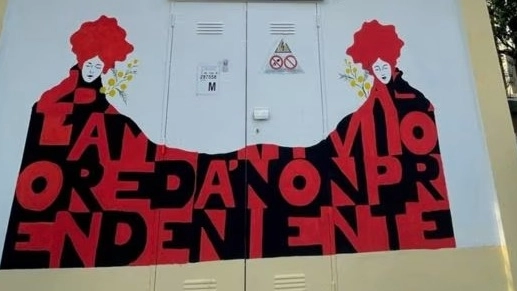 Un murale intitolato 'L'amore dà, non prende niente' per commemorare Eleonora Guidi, uccisa dal compagno a Rufina Un murale intitolato 'L'amore dà, non prende niente' per commemorare Eleonora Guidi, uccisa dal compagno a Rufina