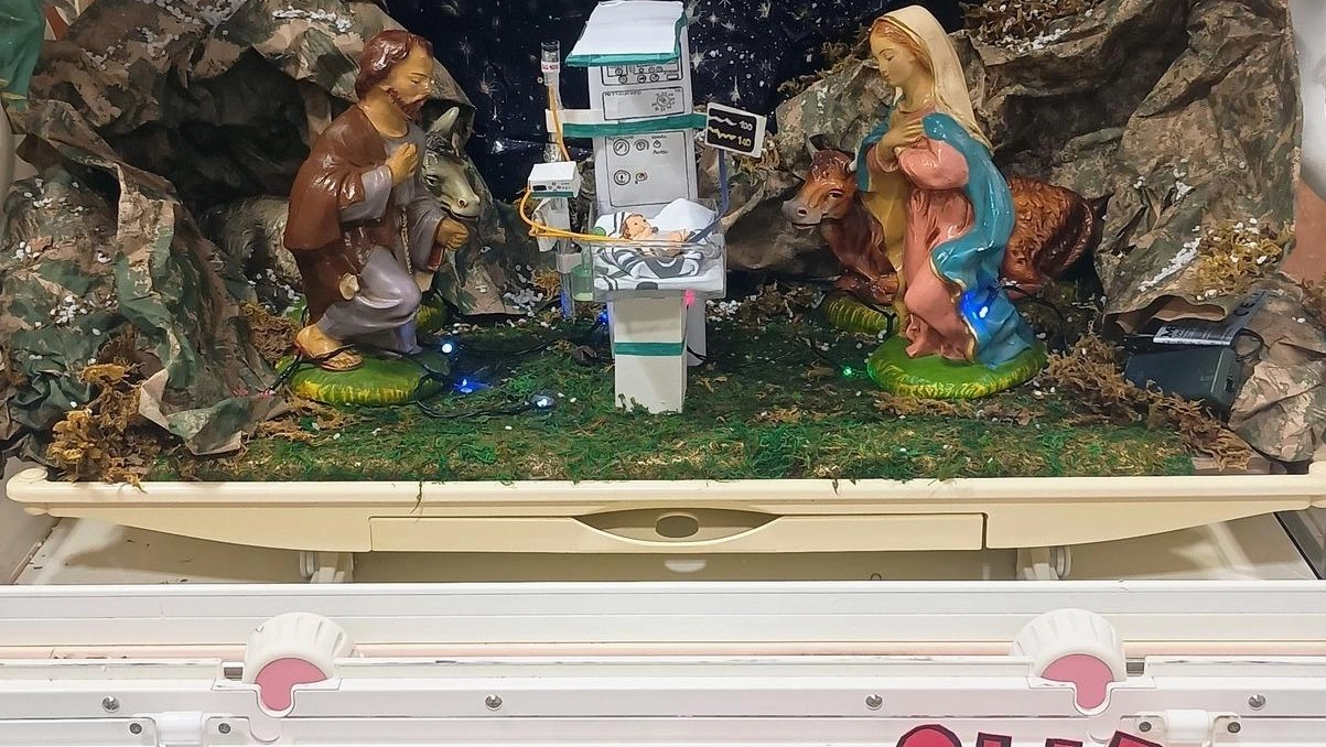 L’originale Natività realizzata dagl infermieri della Terapia intensiva neonatale del Santo Stefano L’originale Natività realizzata dagl infermieri della Terapia intensiva neonatale del Santo Stefano