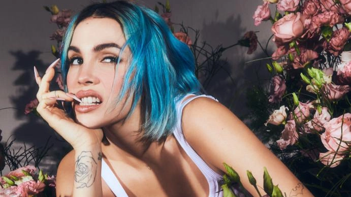 La cantante Rose Villain si prepara per il 'Radio Sakura Winter Tour 2024', partendo da Firenze con un concerto al Viper Theatre. Presenta una nuova versione della sua hit con Blessd e promette un'esperienza unica per i fan. La cantante Rose Villain si prepara per il 'Radio Sakura Winter Tour 2024', partendo da Firenze con un concerto al Viper Theatre. Presenta una nuova versione della sua hit con Blessd e promette un'esperienza unica per i fan.