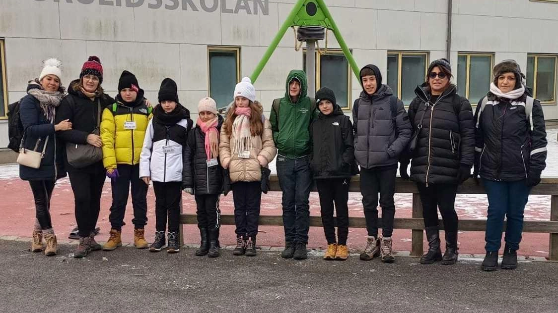 Gli studenti che hanno partecipato all’ Erasmus+ in Svezia con gli insegnanti Gli studenti che hanno partecipato all’ Erasmus+ in Svezia con gli insegnanti