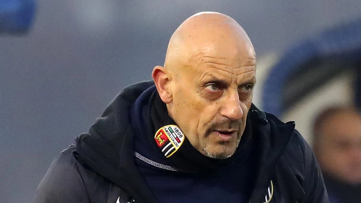 Il trio Gilli, Guccione, Tavernelli farà gli straordinari, in quattro si giocano due maglie a centrocampo. Gli amaranto vogliono chiudere la miniserie con 3 punti. Marchigiani in crisi richiamano Di Carlo in panchina. . Il trio Gilli, Guccione, Tavernelli farà gli straordinari, in quattro si giocano due maglie a centrocampo. Gli amaranto vogliono chiudere la miniserie con 3 punti. Marchigiani in crisi richiamano Di Carlo in panchina. .