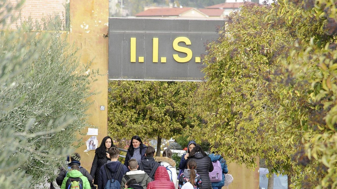 I dati relativi all’anno scolastico 2025-2026 vanno a confermare l’aumento che già nell’anno in corso ha visto un incremento degli iscritti del 14%: un successo di adesioni, quindi, all’offerta formativa dell’istituto fucecchiese I dati relativi all’anno scolastico 2025-2026 vanno a confermare l’aumento che già nell’anno in corso ha visto un incremento degli iscritti del 14%: un successo di adesioni, quindi, all’offerta formativa dell’istituto fucecchiese