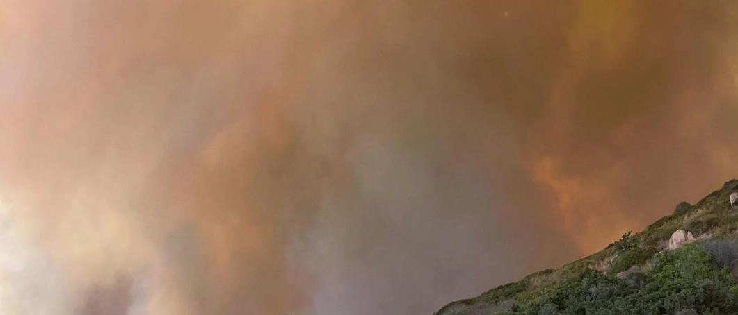 La vacanza diventa un incubo: "Così sono scappato dall’incendio"