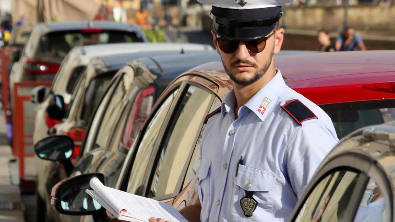 Firenze, sosta gratuita nella Zcs, registrato il 75% di auto. Mancano 45mila targhe, ritardatari a rischio multa