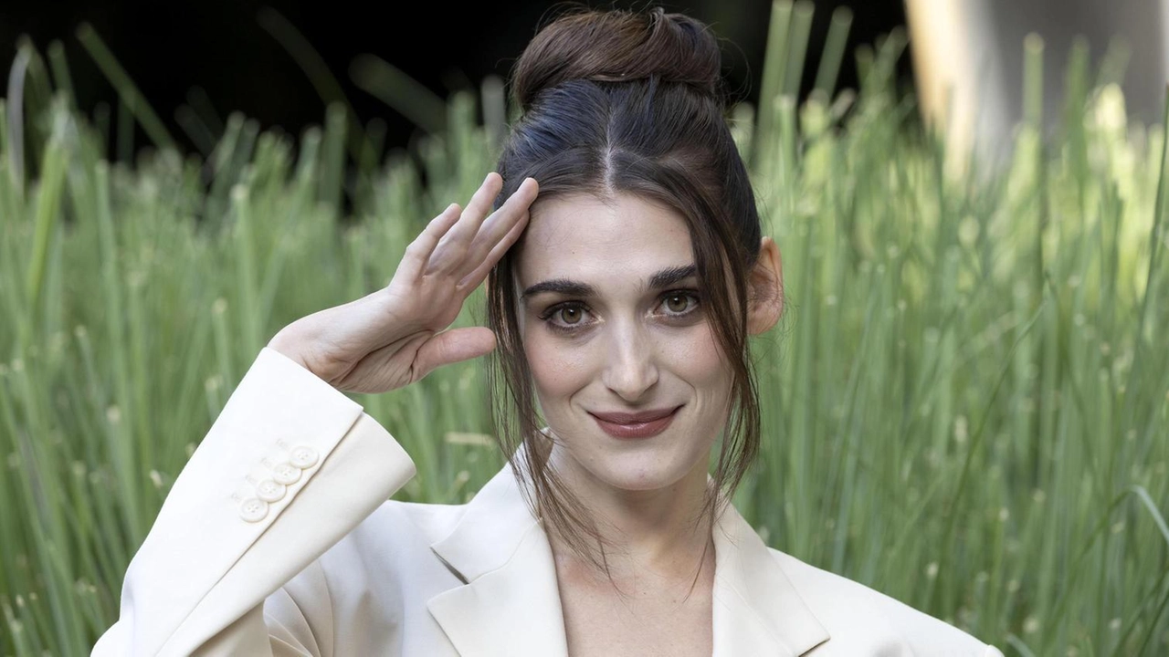 Pilar Fogliati domani sarà l’attesa ospite della «Festa del Cinema di Mare» a Castiglione della Pescaia, dove presenterà il suo film «Romantiche» Pilar Fogliati domani sarà l’attesa ospite della «Festa del Cinema di Mare» a Castiglione della Pescaia, dove presenterà il suo film «Romantiche»