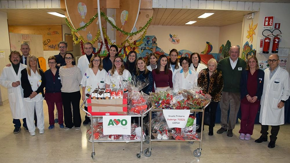 Si avvicinano le festività natalizie e come ogni anno l’AVO, Associazione volontari ospedalieri, fa sentire la propria vicinanza ai piccoli... Si avvicinano le festività natalizie e come ogni anno l’AVO, Associazione volontari ospedalieri, fa sentire la propria vicinanza ai piccoli...