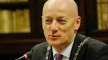 Venerdì 7 febbraio alle 17.30 nella sala delle Conferenze dell’Accademia Petrarca di Arezzo, in Via dell’Orto 28 il giornalista e... Venerdì 7 febbraio alle 17.30 nella sala delle Conferenze dell’Accademia Petrarca di Arezzo, in Via dell’Orto 28 il giornalista e...