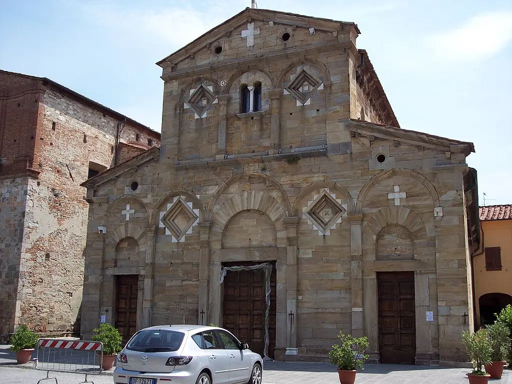 Cascina, nuova asfaltatura in piazza della Chiesa