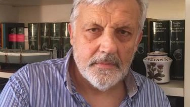 "Nessun conflitto d’interessi per l’assessore al Bilancio Guido Cossu". A spiegarne le motivazioni è il sindaco Armando Schiaffino (nella foto),... "Nessun conflitto d’interessi per l’assessore al Bilancio Guido Cossu". A spiegarne le motivazioni è il sindaco Armando Schiaffino (nella foto),...