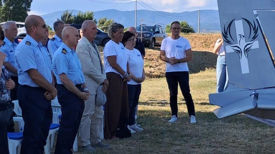 La cerimonia al campo di volo