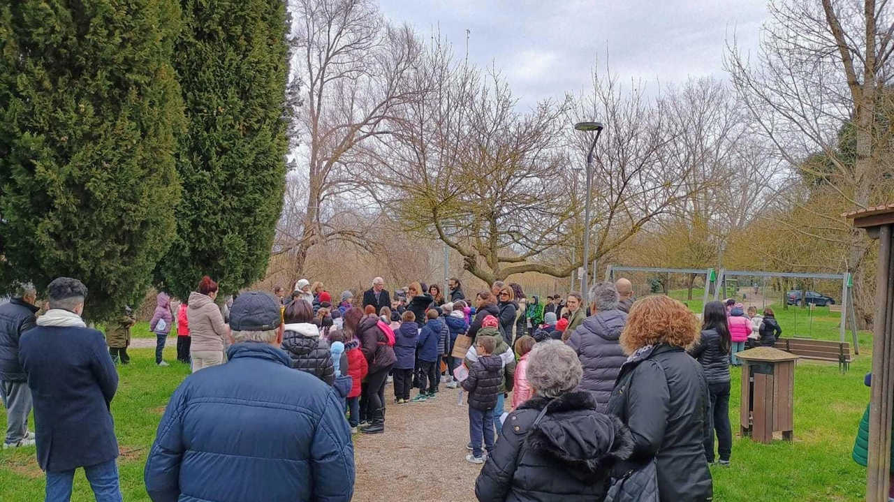 L’evento organizzato ieri mattina al Parco della fornace a La Rotta per la Giornata della memoria. Tanti i giovani presenti L’evento organizzato ieri mattina al Parco della fornace a La Rotta per la Giornata della memoria. Tanti i giovani presenti