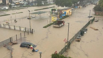 “Basta, non ce la facciamo più”. Elba, il grido di Portoferraio sott’acqua, 3 alluvioni in un anno