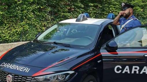 Viareggio, furto nella sede di Rifondazione Comunista. Ladri in fuga con 300 euro