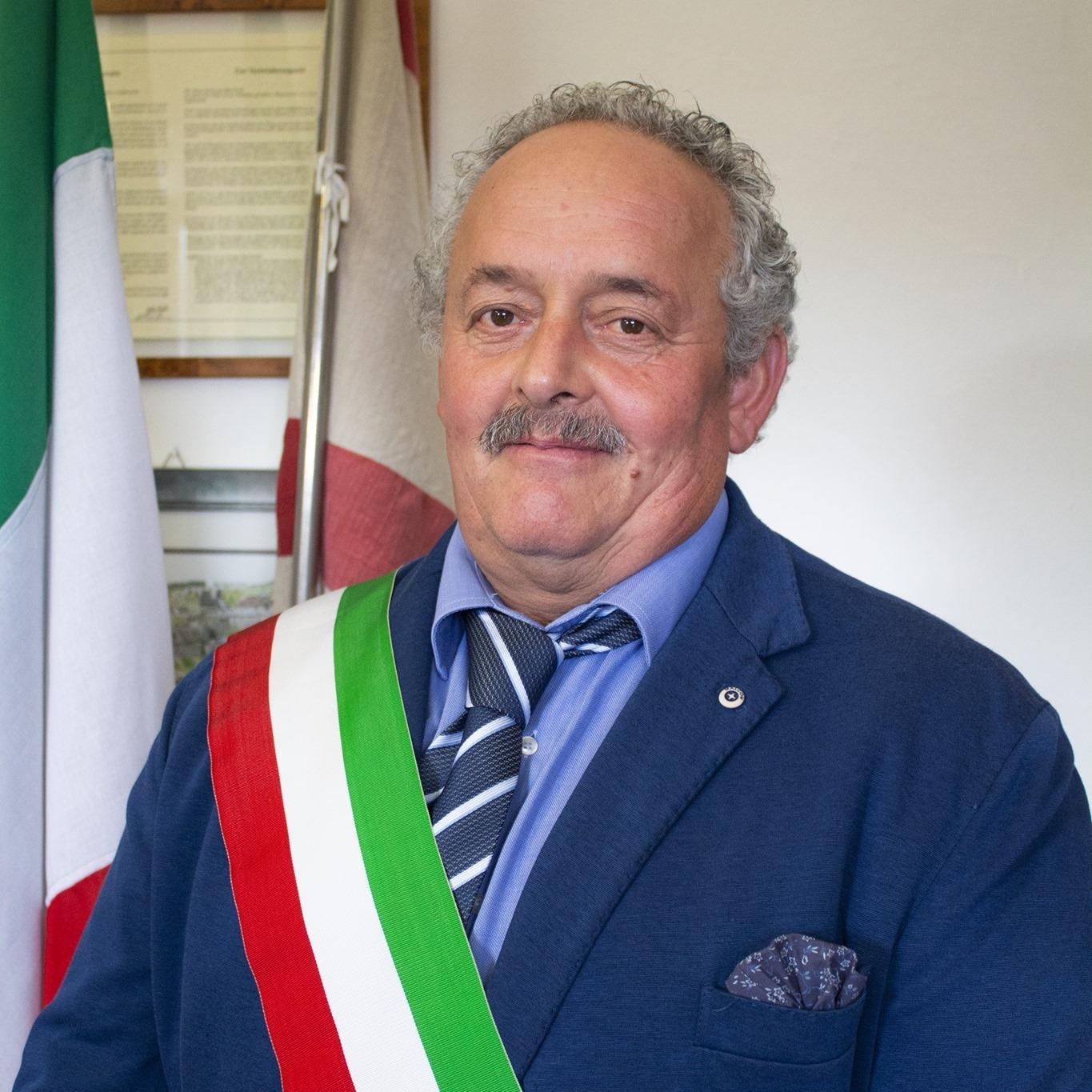 https://www.lanazione.it/image-service/view/acePublic/alias/contentid/ZGY2MjE4MzAtMGQ1OC00/0/tensione-in-consiglio-screzi-nella-maggioranza.jpeg
