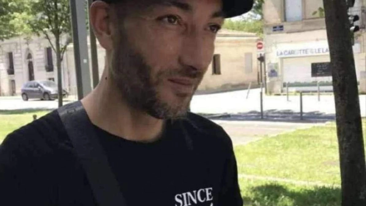 Mourad Lasri, 43 anni, il cittadino marocchino che è stato ucciso a Bordeaux nel 2023, uno dei sospettati è stato arrestato in città Mourad Lasri, 43 anni, il cittadino marocchino che è stato ucciso a Bordeaux nel 2023, uno dei sospettati è stato arrestato in città