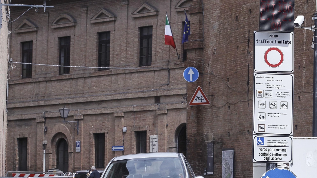 La giunta ha approvato ieri l’aggiornamento del disciplinare per il rilascio dei permessi di accesso e circolazione nella Zona a... La giunta ha approvato ieri l’aggiornamento del disciplinare per il rilascio dei permessi di accesso e circolazione nella Zona a...