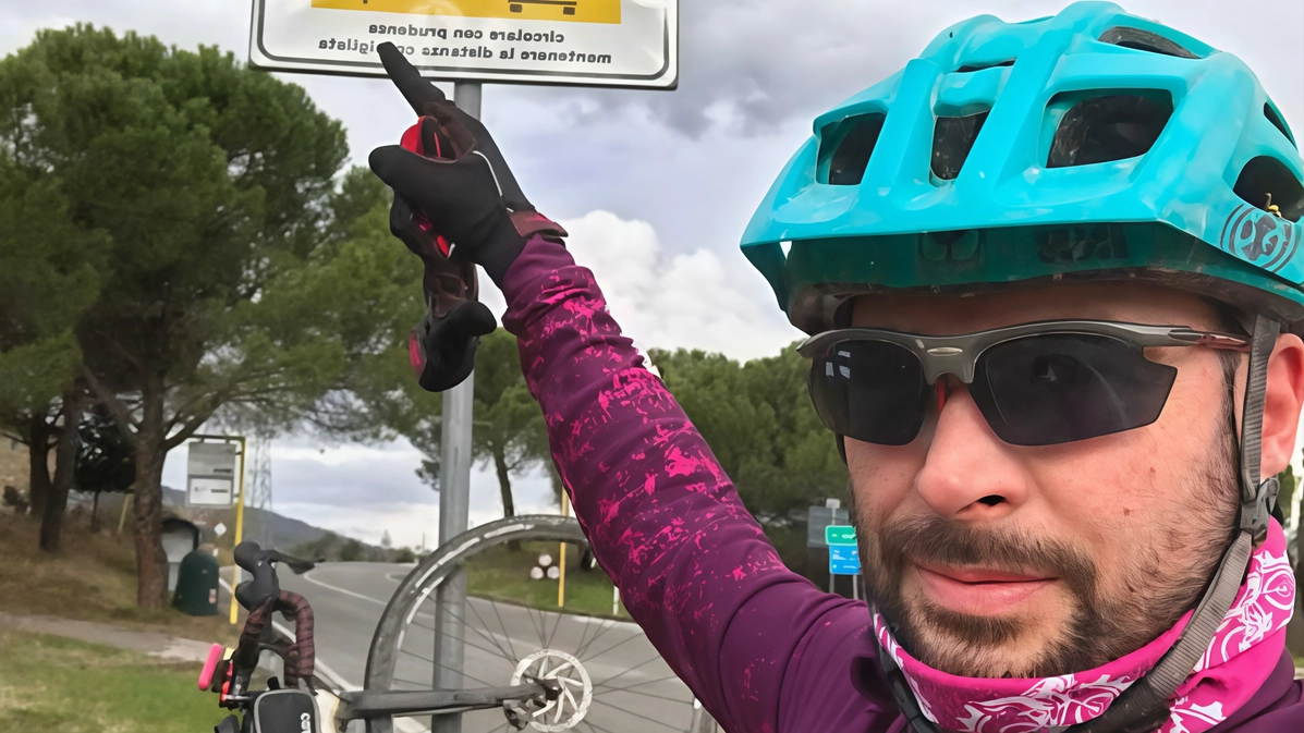 La campagna di sensibilizzazione che invita gli automobilisti a mantenere la distanza di sicurezza . La campagna di sensibilizzazione che invita gli automobilisti a mantenere la distanza di sicurezza .