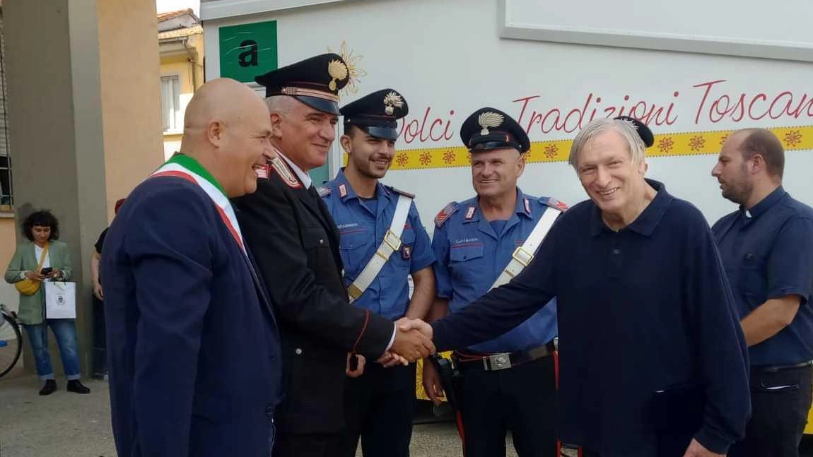 Don Ciotti accolto dalle autorità Don Ciotti accolto dalle autorità