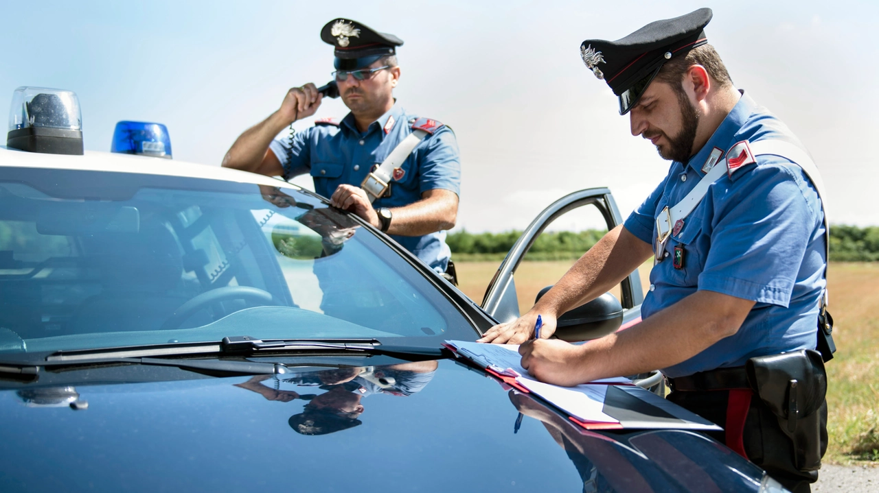 I carabinieri della stazione di Varese Ligure insieme alla parrocchia hanno organizzato un incontro sul tema delle truffe (foto di archivio) I carabinieri della stazione di Varese Ligure insieme alla parrocchia hanno organizzato un incontro sul tema delle truffe (foto di archivio)