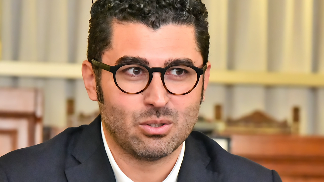 FOLLONICA "La maggioranza di centrodestra sta governando la città e continuerà a farlo con entusiasmo e determinazione. Sono certo che il... FOLLONICA "La maggioranza di centrodestra sta governando la città e continuerà a farlo con entusiasmo e determinazione. Sono certo che il...