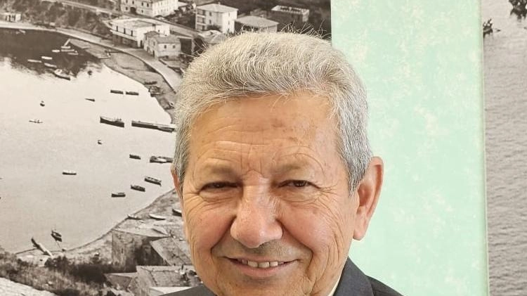 Cerulli spiega l’assenza del vessillo: "Poca raccolta differenziata, adesso però va meglio". L’opposizione: "E’ un riconoscimento importante, speriamo nel 2026 di averla di nuovo". Cerulli spiega l’assenza del vessillo: "Poca raccolta differenziata, adesso però va meglio". L’opposizione: "E’ un riconoscimento importante, speriamo nel 2026 di averla di nuovo".