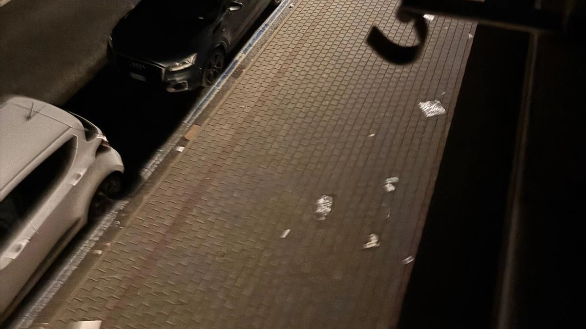 "Dopo il suk di Marina". Così commentavano nelle chat dei marinesi e non solo la foto che ritrae il lungomare... "Dopo il suk di Marina". Così commentavano nelle chat dei marinesi e non solo la foto che ritrae il lungomare...