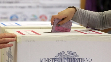 Elezioni, chiamati alle urne 340mila pisani: duello Europee tra Ceccardi e Mazzeo