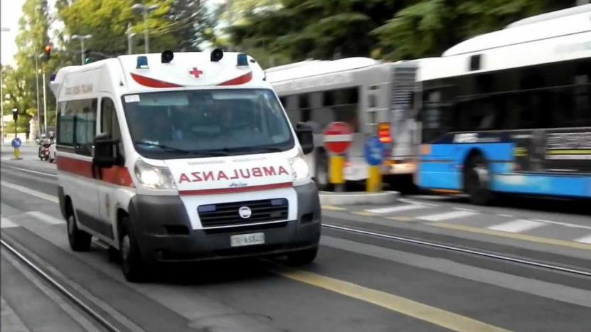 Cade dalla bici e sbatte la testa, grave un uomo di 64 anni ad Aulla Cade dalla bici e sbatte la testa, grave un uomo di 64 anni ad Aulla