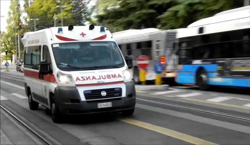 Cade dalla bici e sbatte la testa, grave un uomo di 64 anni ad Aulla