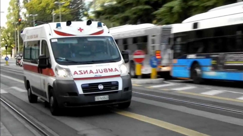 Cade dalla bici e sbatte la testa, grave un uomo di 64 anni ad Aulla