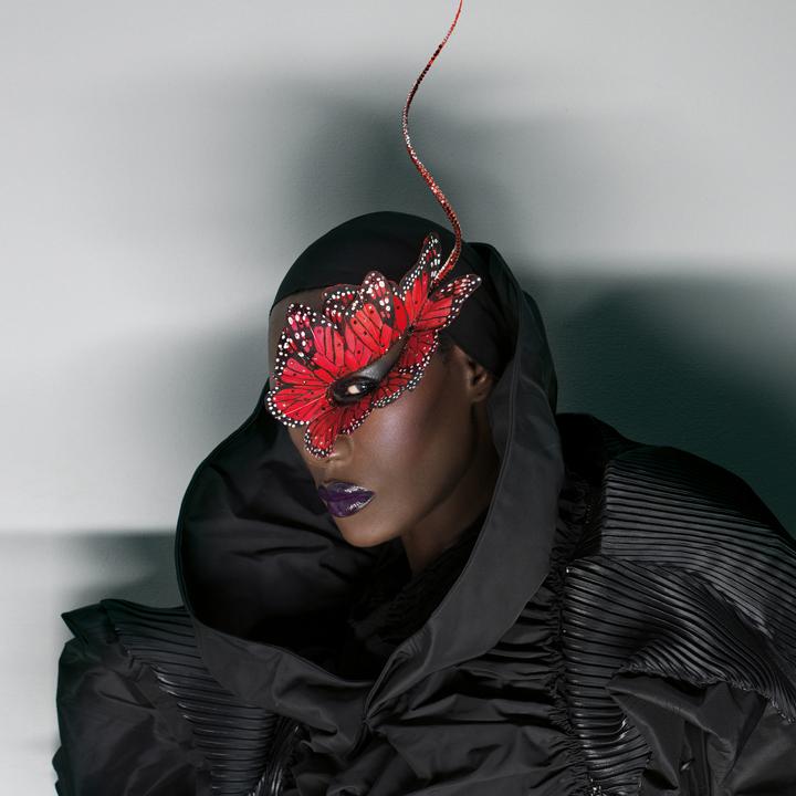 Grace Jones si fa male all’anca, salta il concerto a Lido di Camaiore Grace Jones si fa male all’anca, salta il concerto a Lido di Camaiore