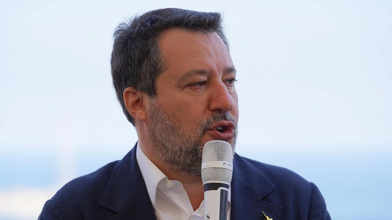 Vicepremier ospite alla Versiliana, fuori manifestanti pro Pal Vicepremier ospite alla Versiliana, fuori manifestanti pro Pal