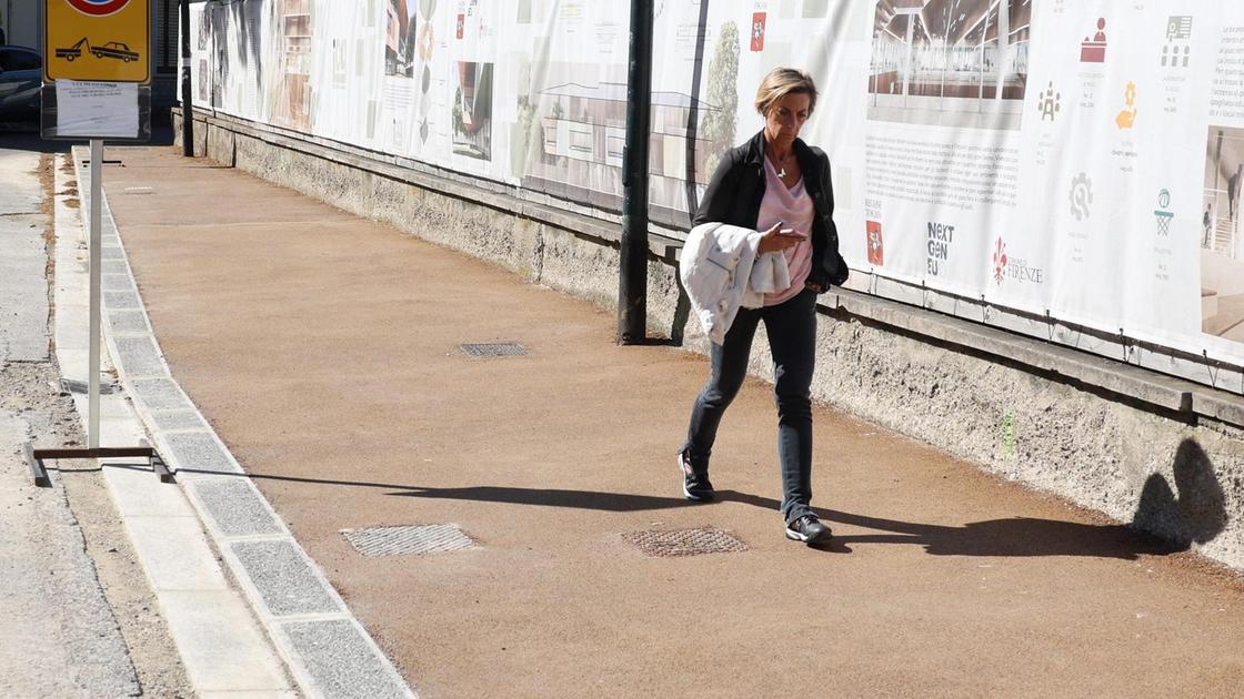 Legnaia, guerra viabilità: "I posti auto recuperati grazie al senso unico". Ma scatta le petizione Legnaia, guerra viabilità: "I posti auto recuperati grazie al senso unico". Ma scatta le petizione