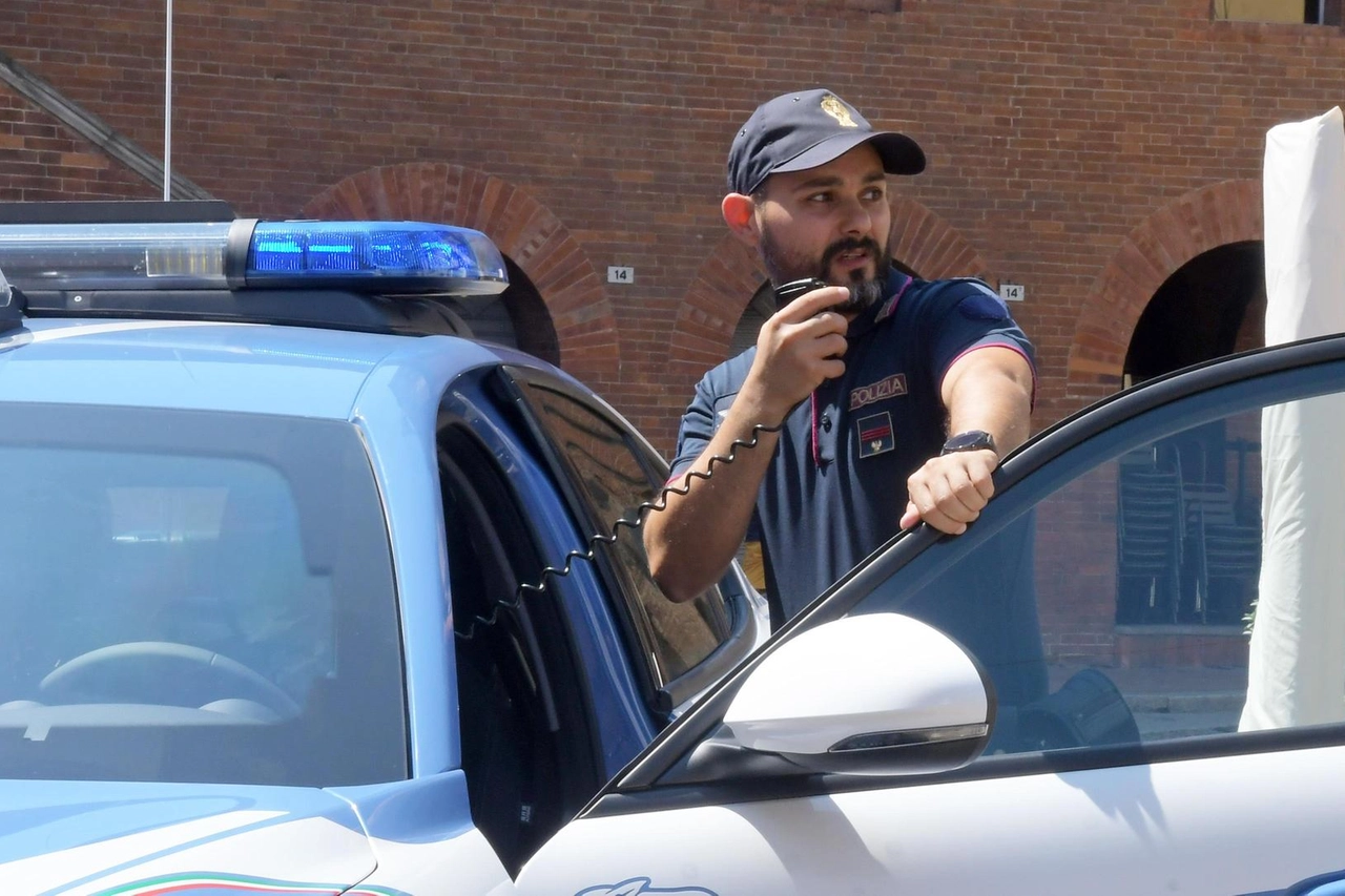 Picchia la sua ex fidanzata. Arrestato un giovane massese. La ragazza ritrovata dalla polizia